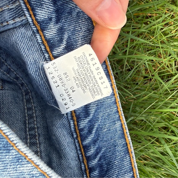 Vintage 90s Levi’s 521 Tapered Fit Petite Jeans - Made in USA - Size 8P - Picture 7 of 7